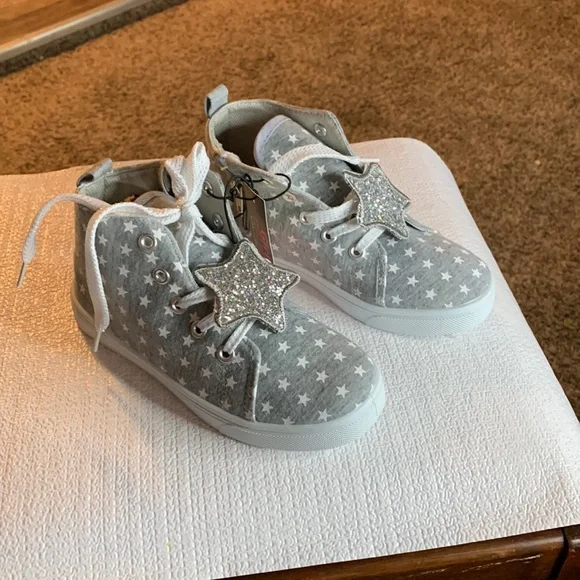 🌸2/$20 Kids Shoe Sale🌸NWT Bobbie Brooks High Top Shoes - Picture 1 of 4